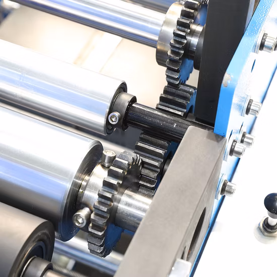 Prezzo: completamente automatico con sigillatura a ultrasuoni della maniglia in linea, sacco da boxe in tessuto non tessuto, borsa della spesa, borsa per maglietta, taglio a D, gilet, borsa, allacciatura, macchina per la produzione di sacchetti per scarpe